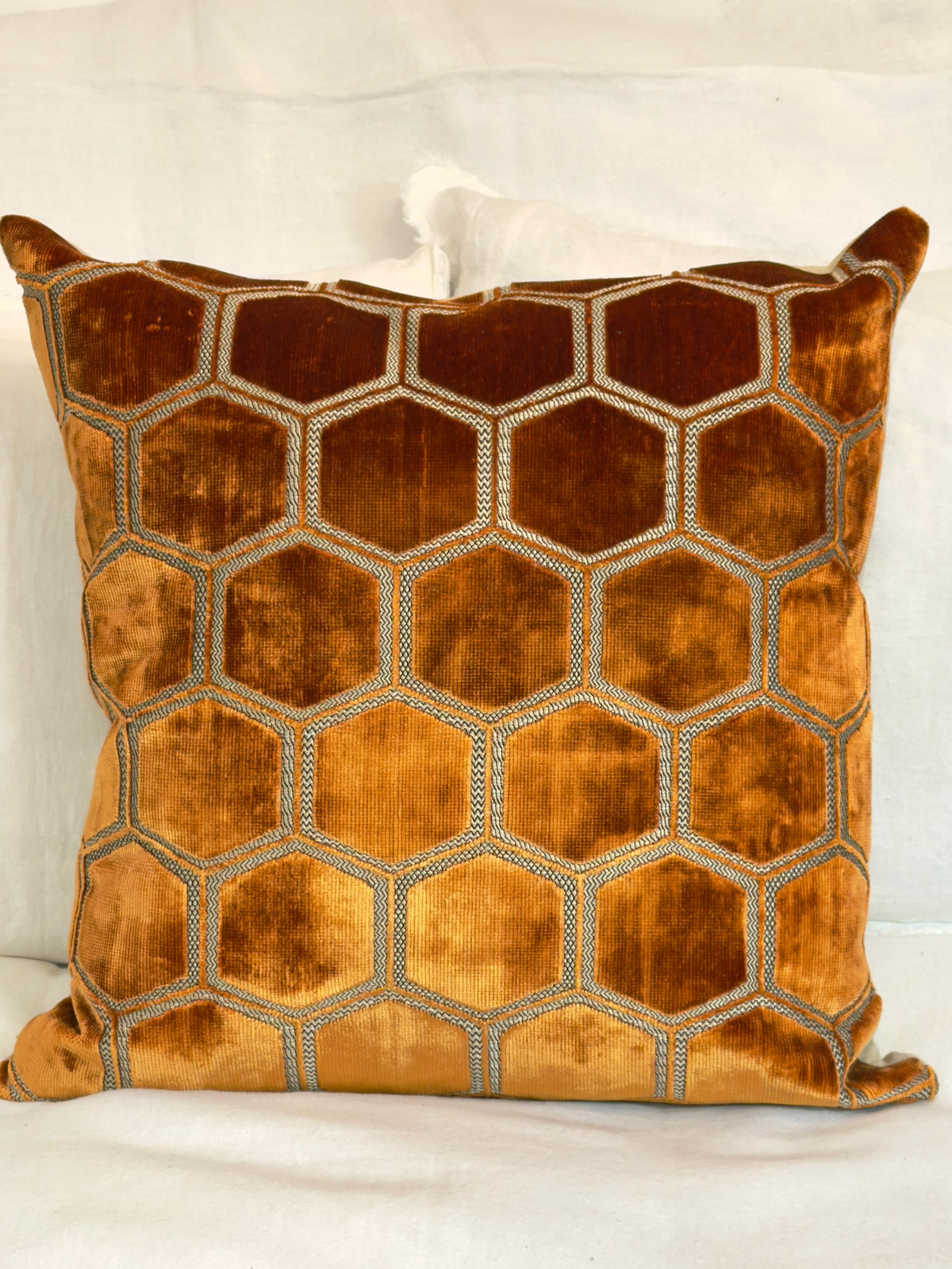 Velvet Designers guild rect velvet Sienna