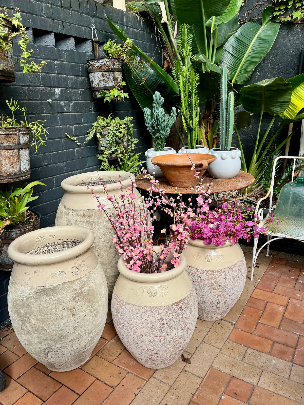 Biot pot/olive Ivory stone patina H60