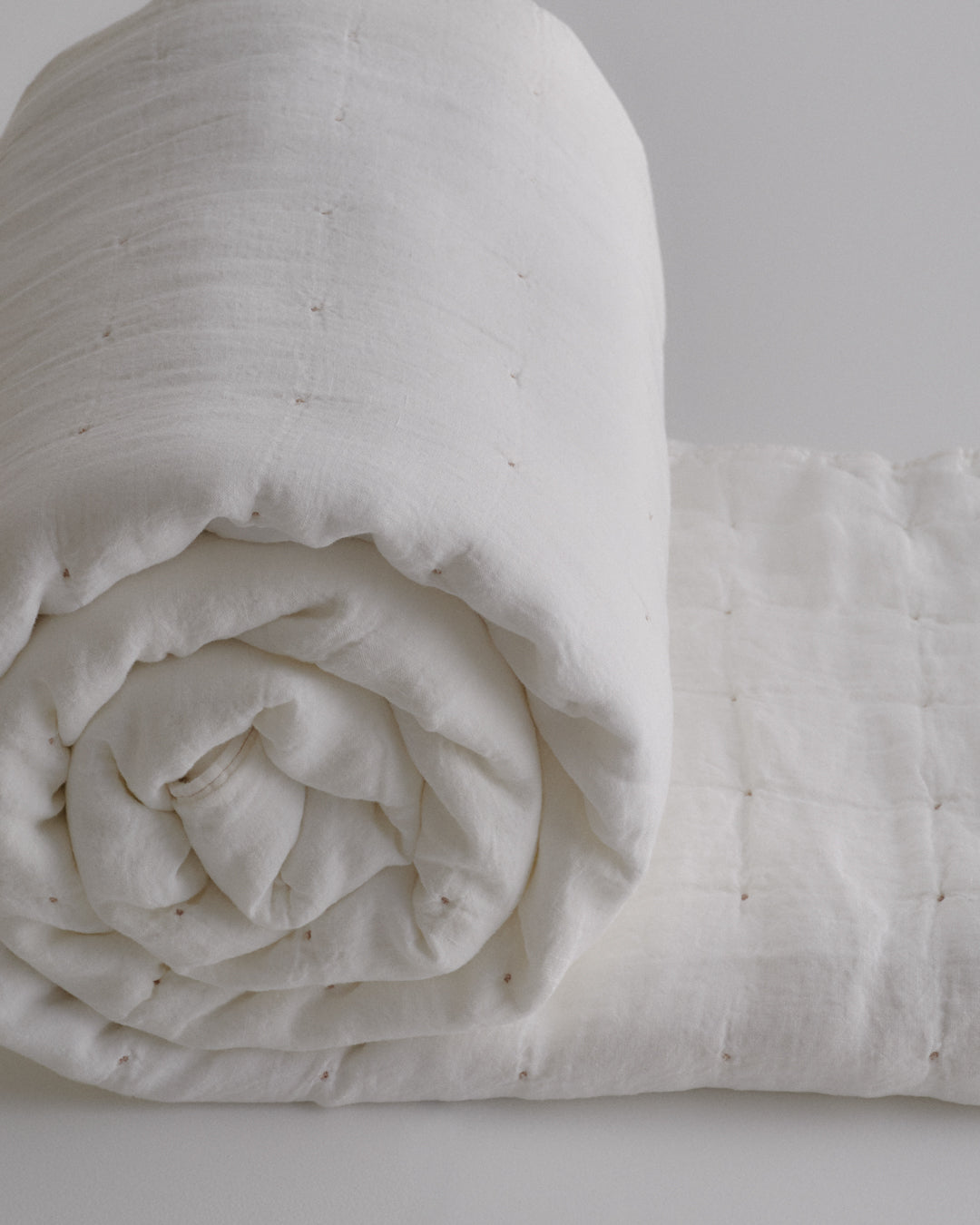 Hale Mercantile Basix linen Coverlet 250/260