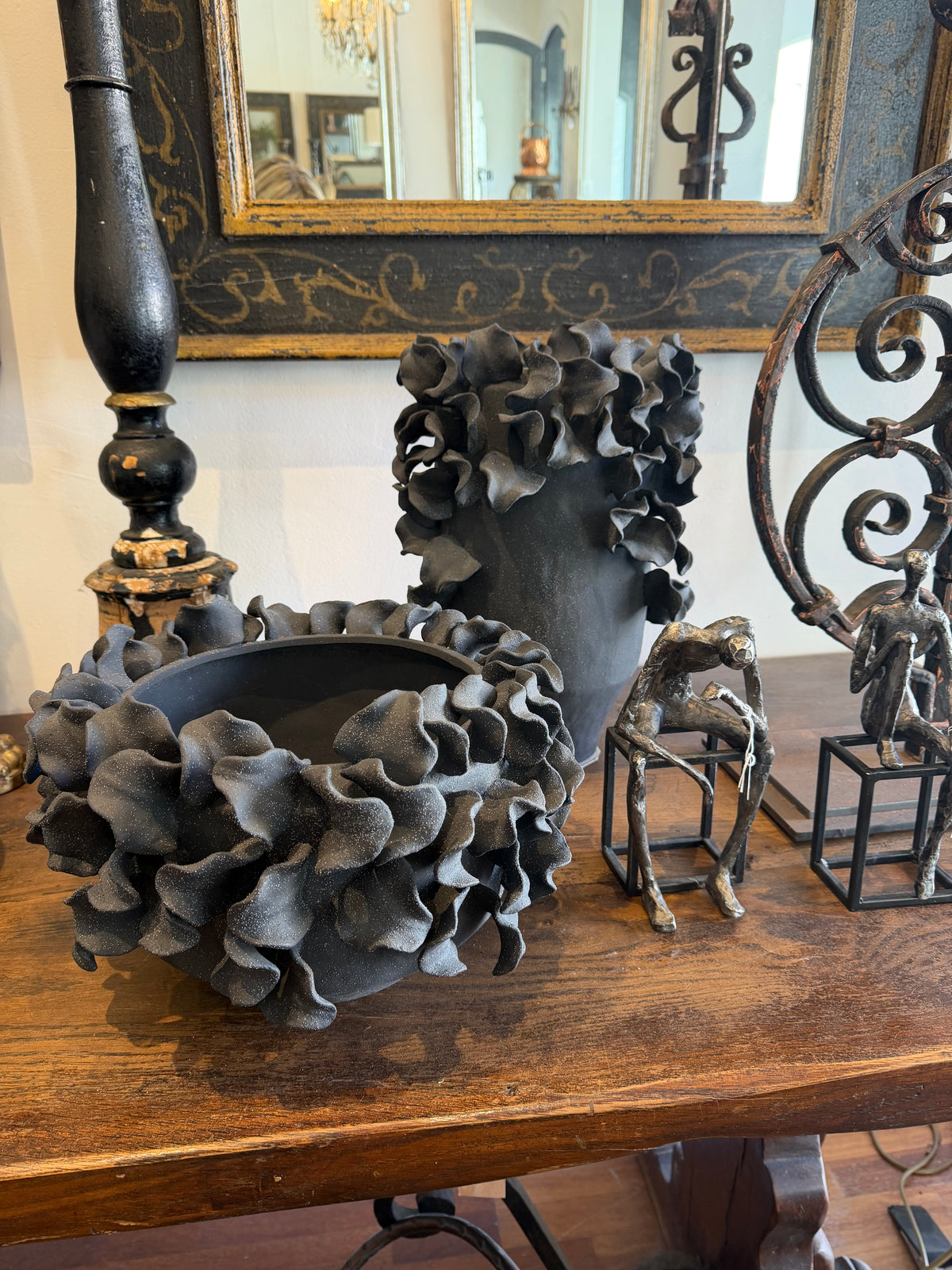 Bowl ruffle black ceramic