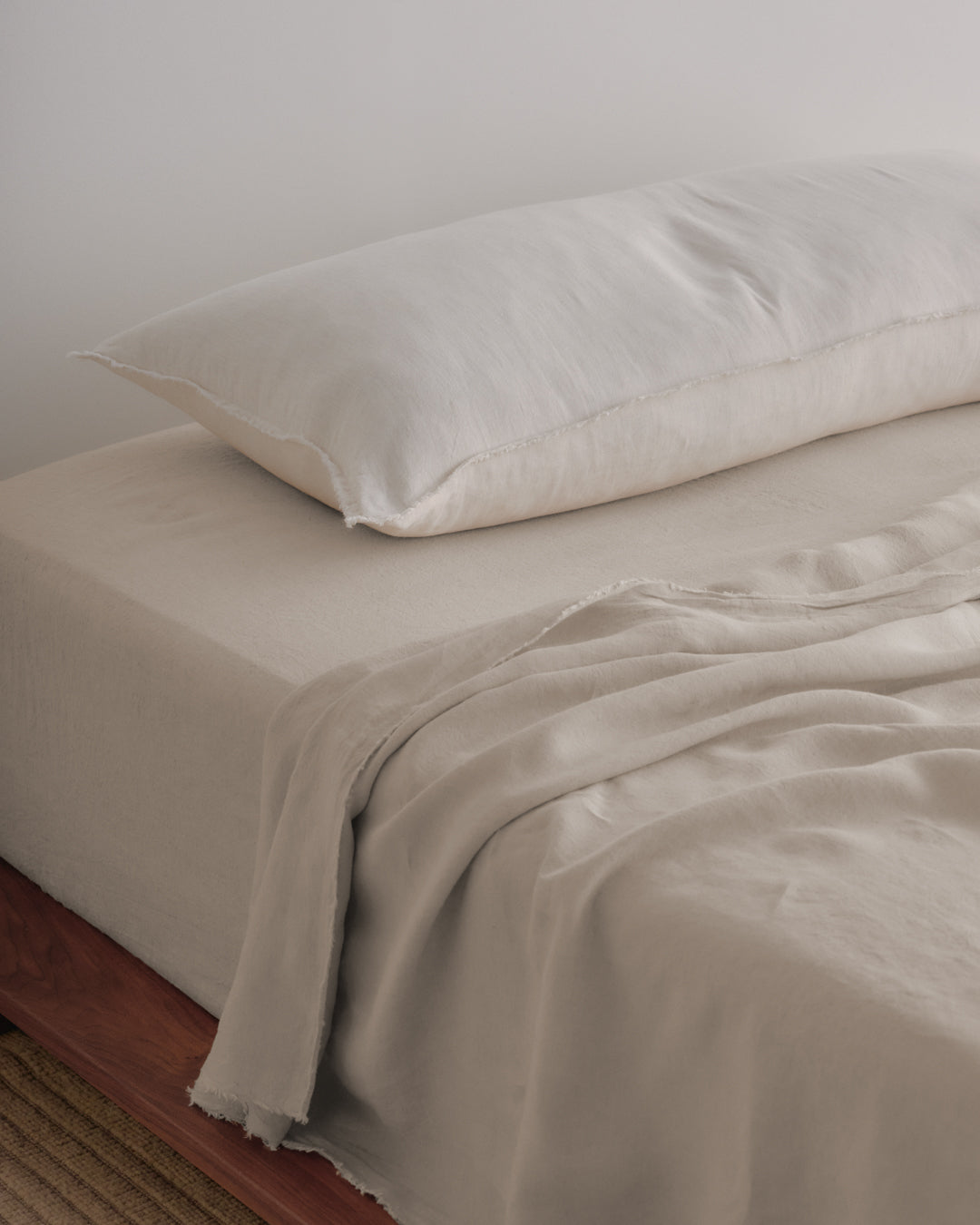 Hale Mercantile Bodycushion Flocca Linen 50/110