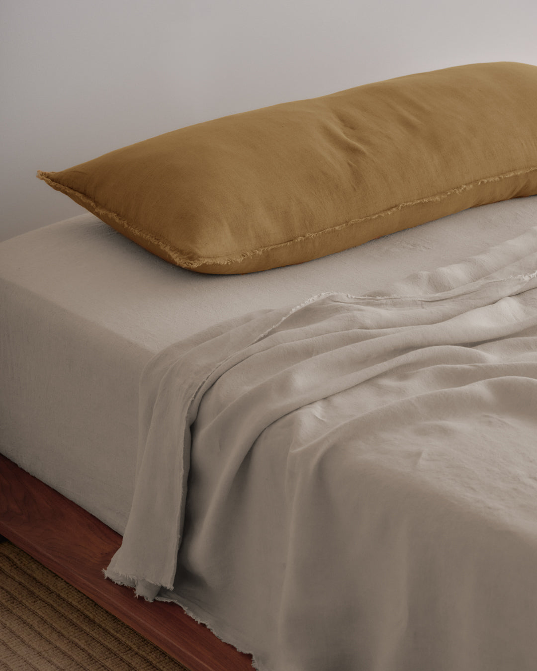 Hale Mercantile Bodycushion Flocca Linen 50/110