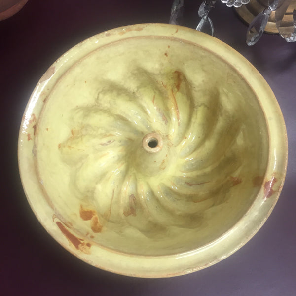 ✅Bundt mould vintage