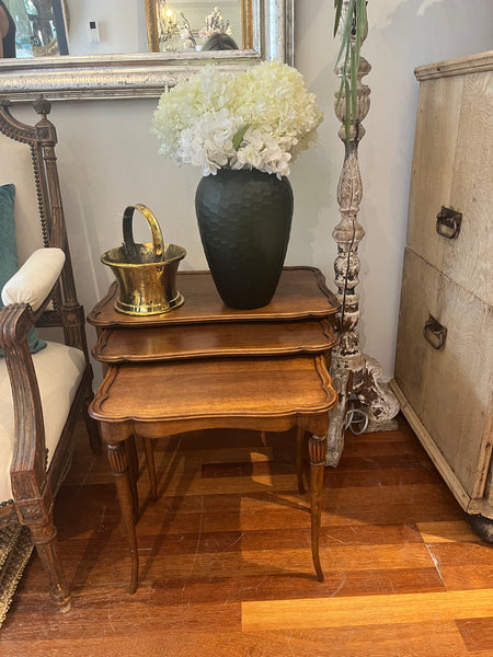 French set of 3 nesting tables