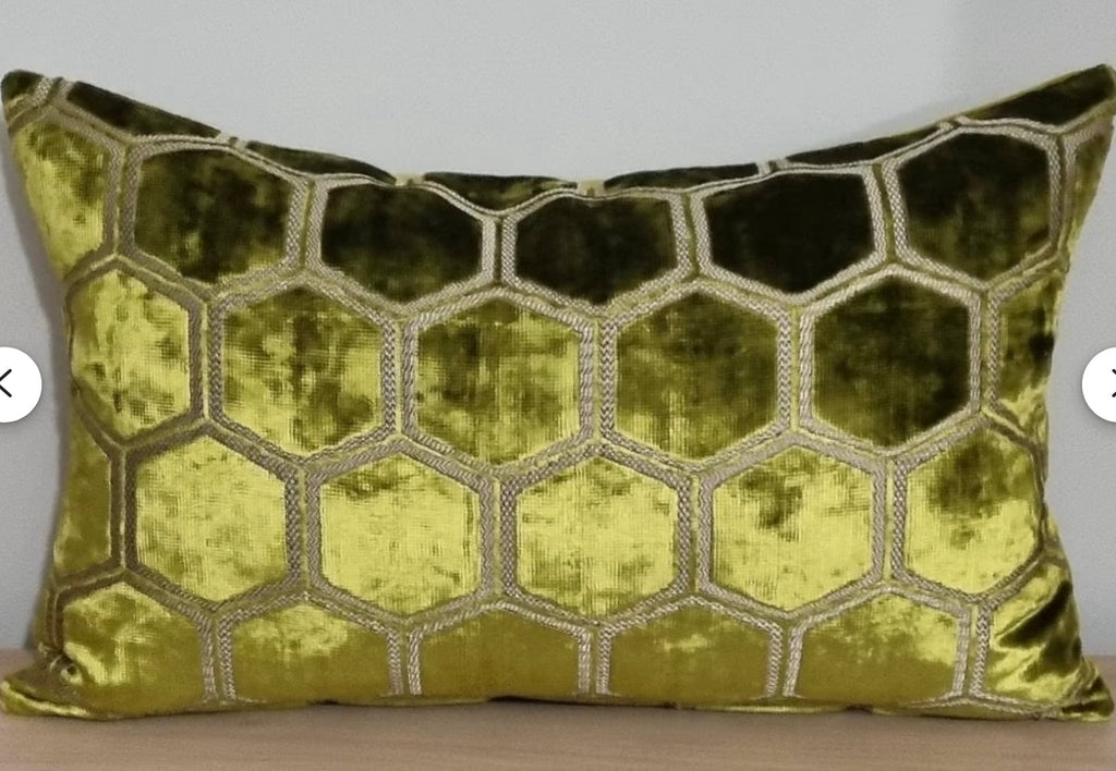Cushion Designers guild rect velvet green