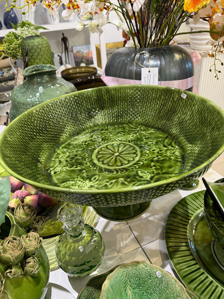Green bowl on pedestal