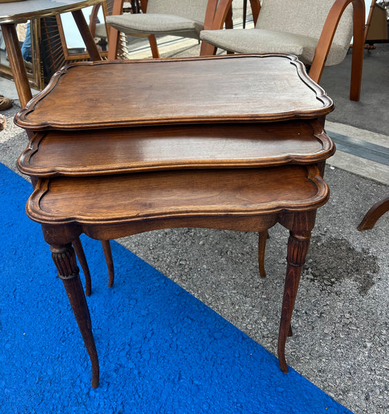 French set of 3 nesting tables