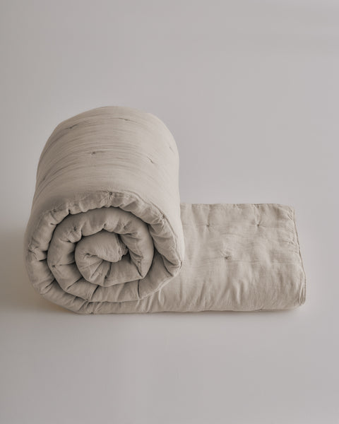 Hale Mercantile Basix linen Quilt 250/260