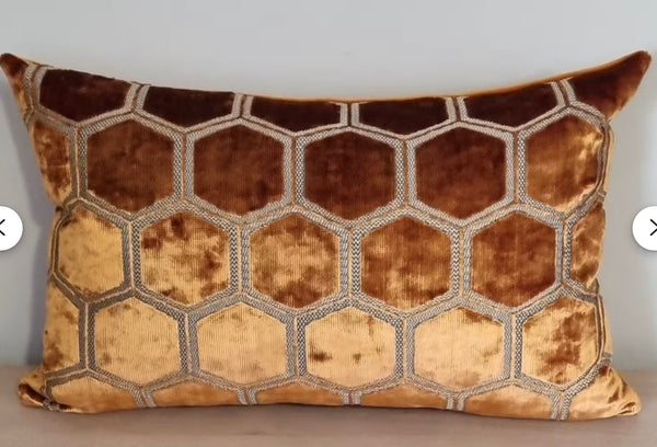 Cushion Designers guild rect velvet amber