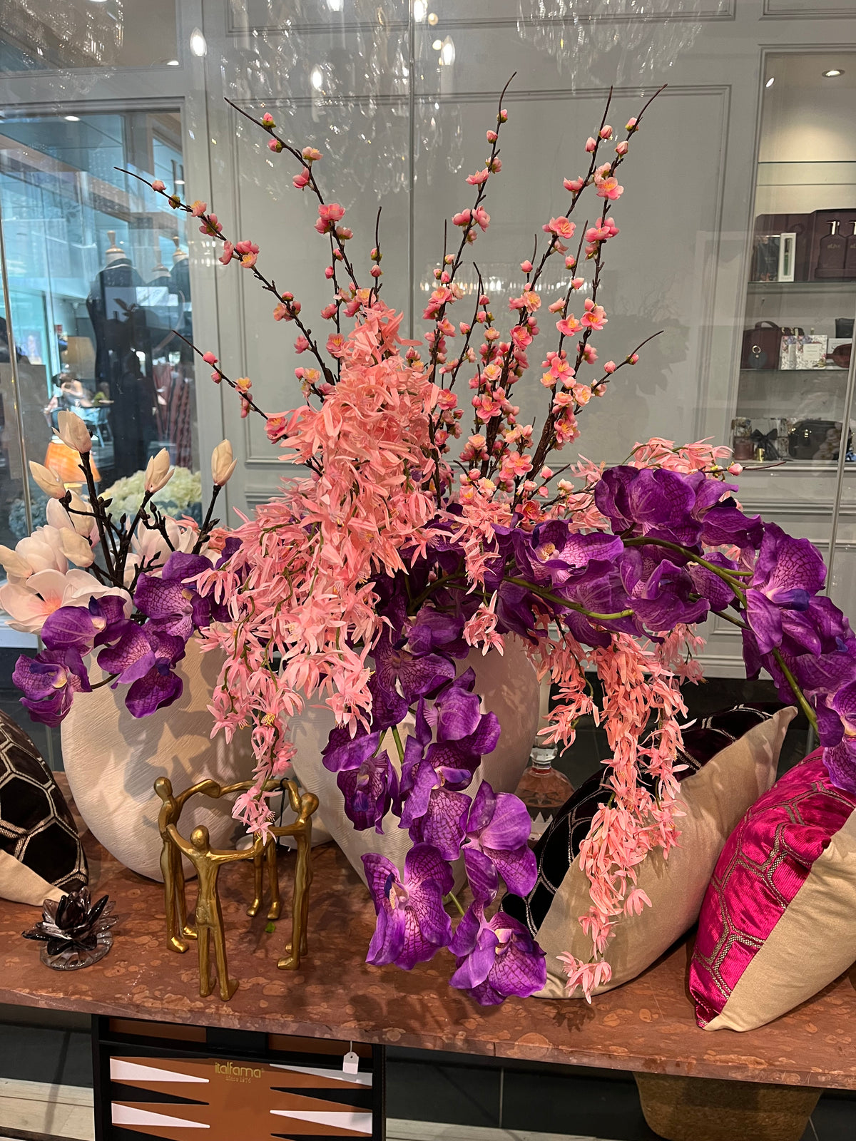 Floral arrangement 13 stems