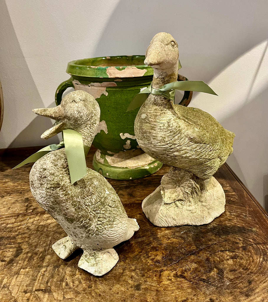 Duck pair stone