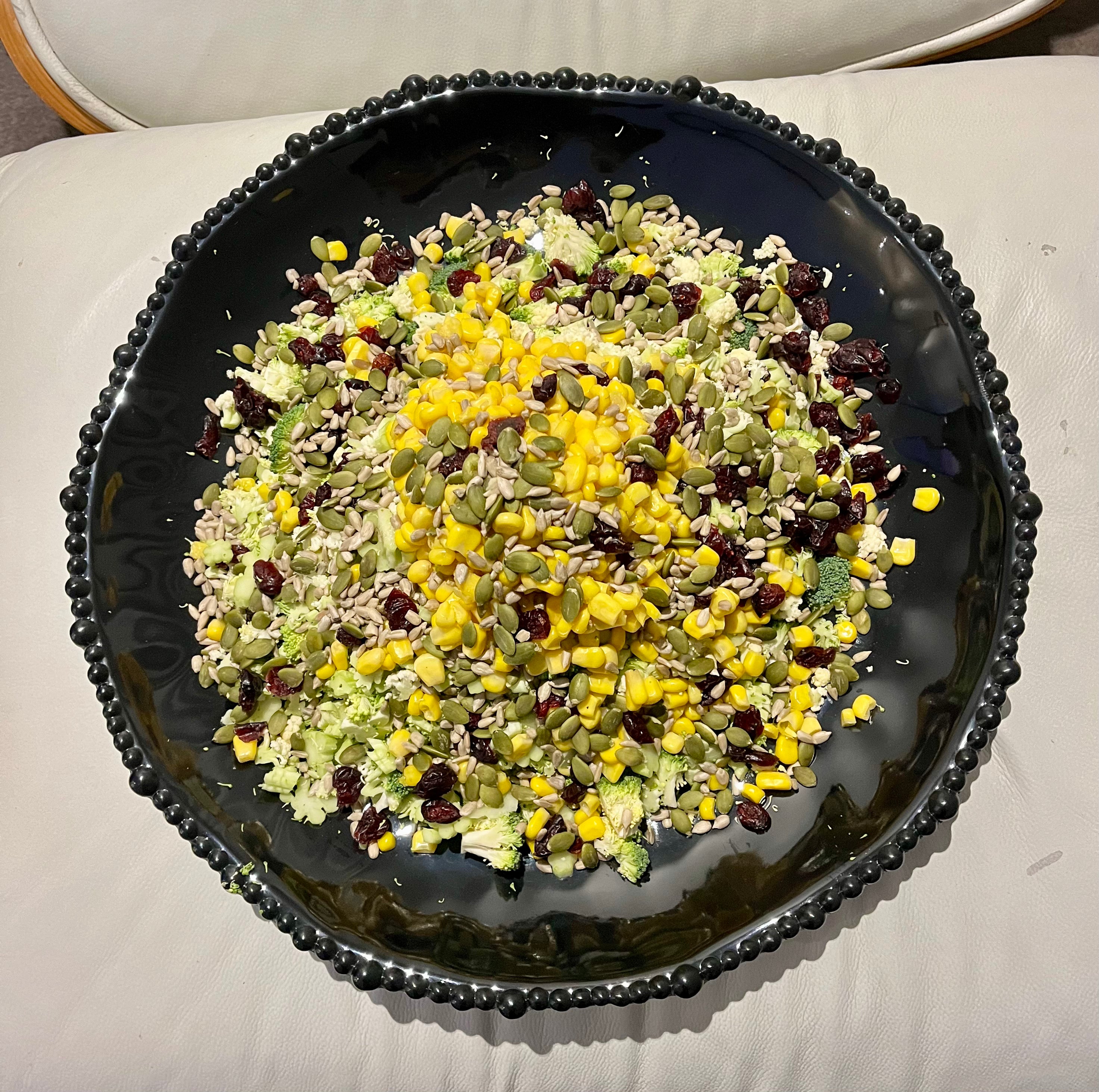 Melamine beaded black platter 40cm