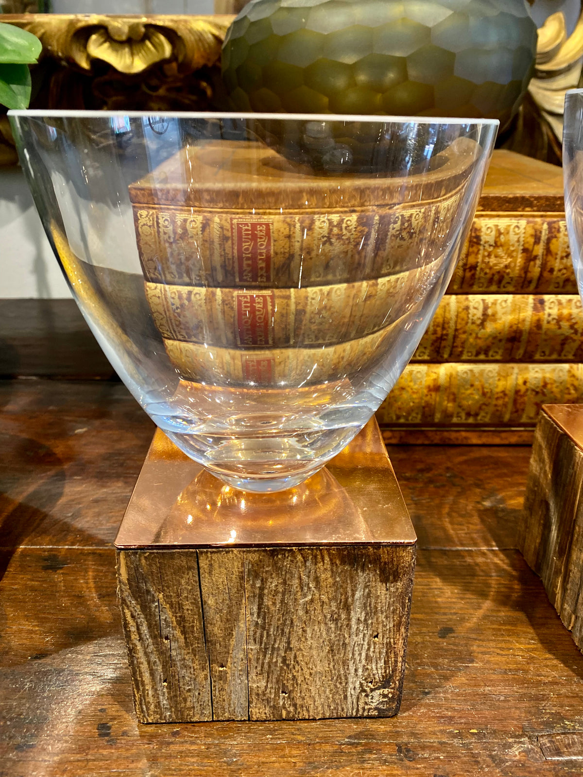 Vase timber stand