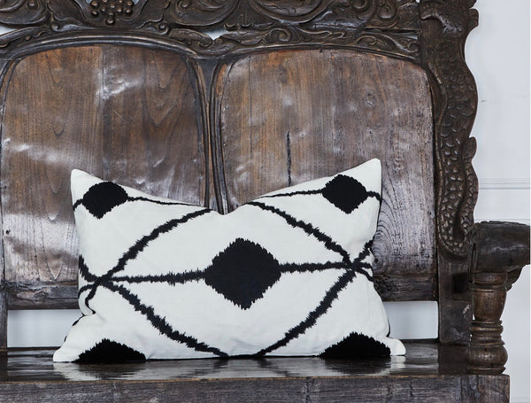 Cushion embroidered Geo rectangle